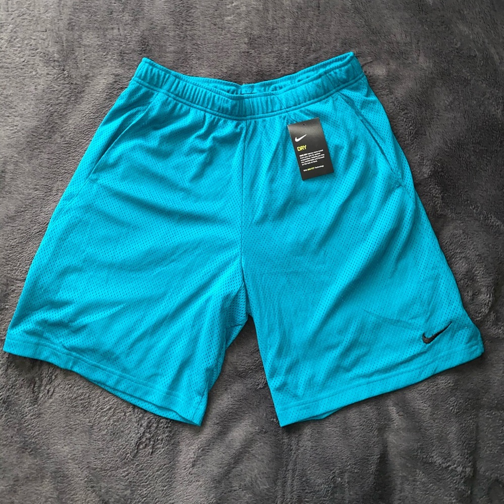 Men’s Nike shorts size Large